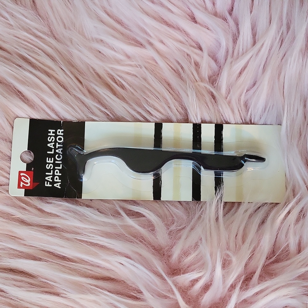 SALE!! Brand New WALGREENS FALSE LASHES Applicator